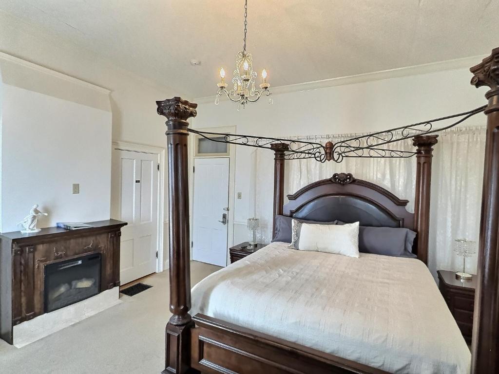 Historic Sion Bass Guest House - Image 4