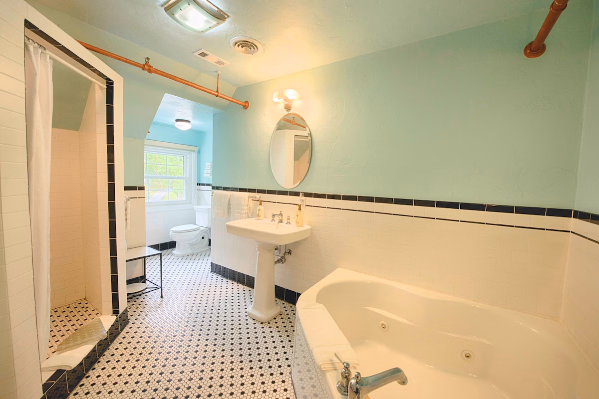 Historic Tapoco Lodge Resort - Image 1