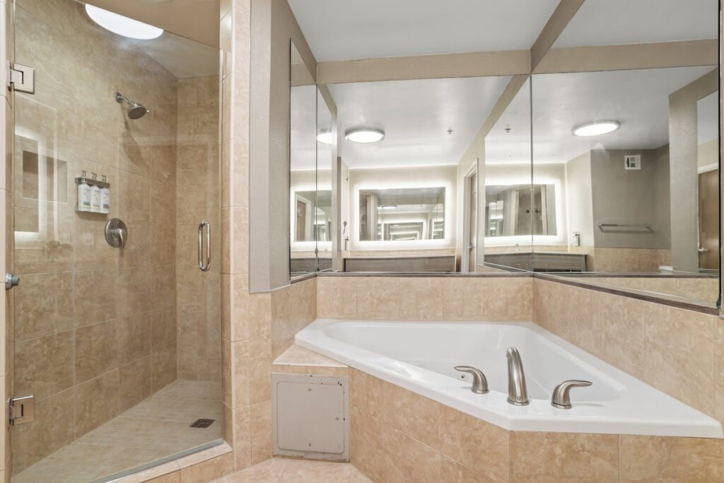 Holiday Inn Baton Rouge College Drive I-10 by IHG - Image 2