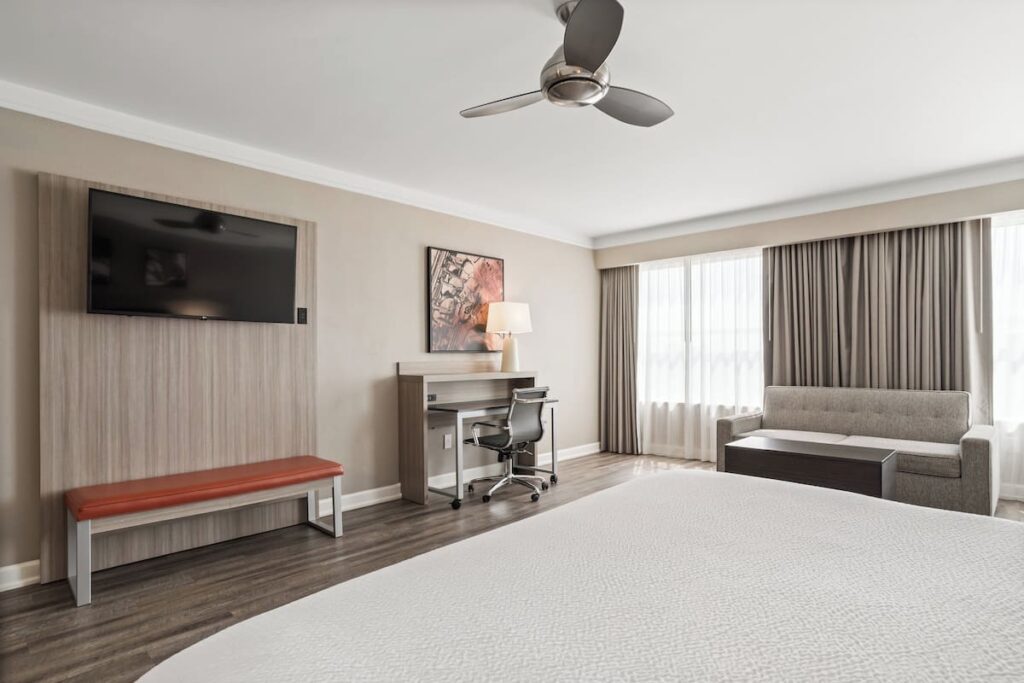 Holiday Inn Baton Rouge College Drive I-10 by IHG - Image 3