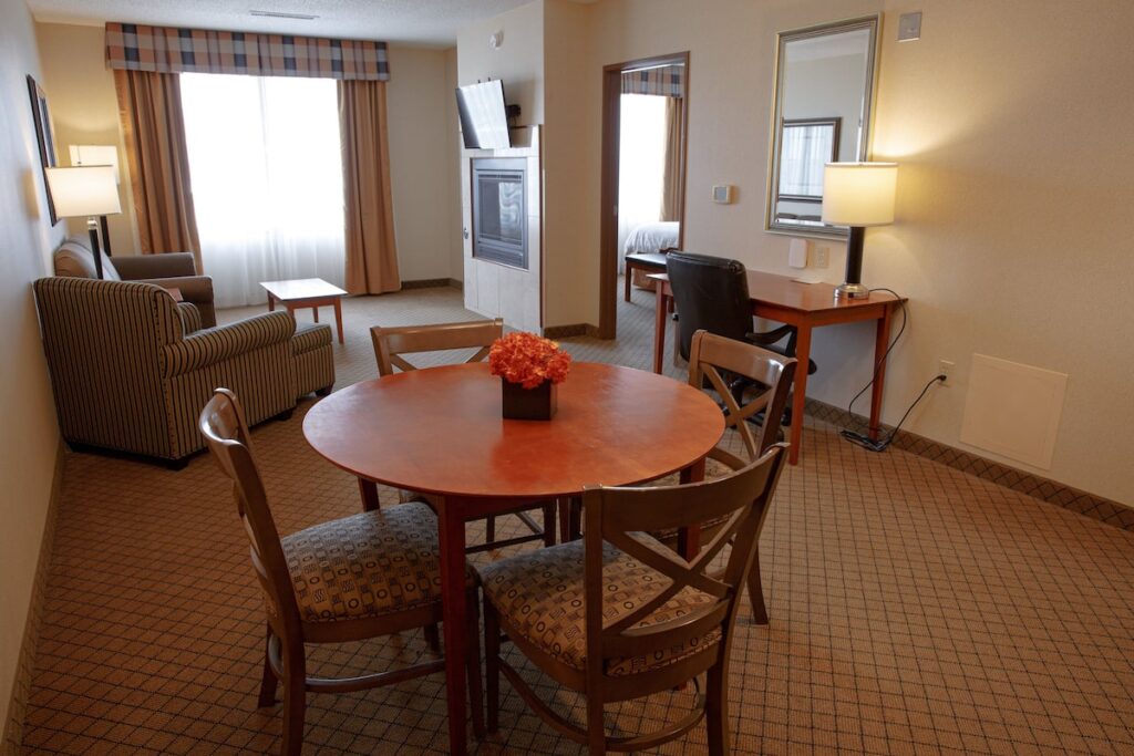 Holiday Inn Battle Creek by IHG - Image 3