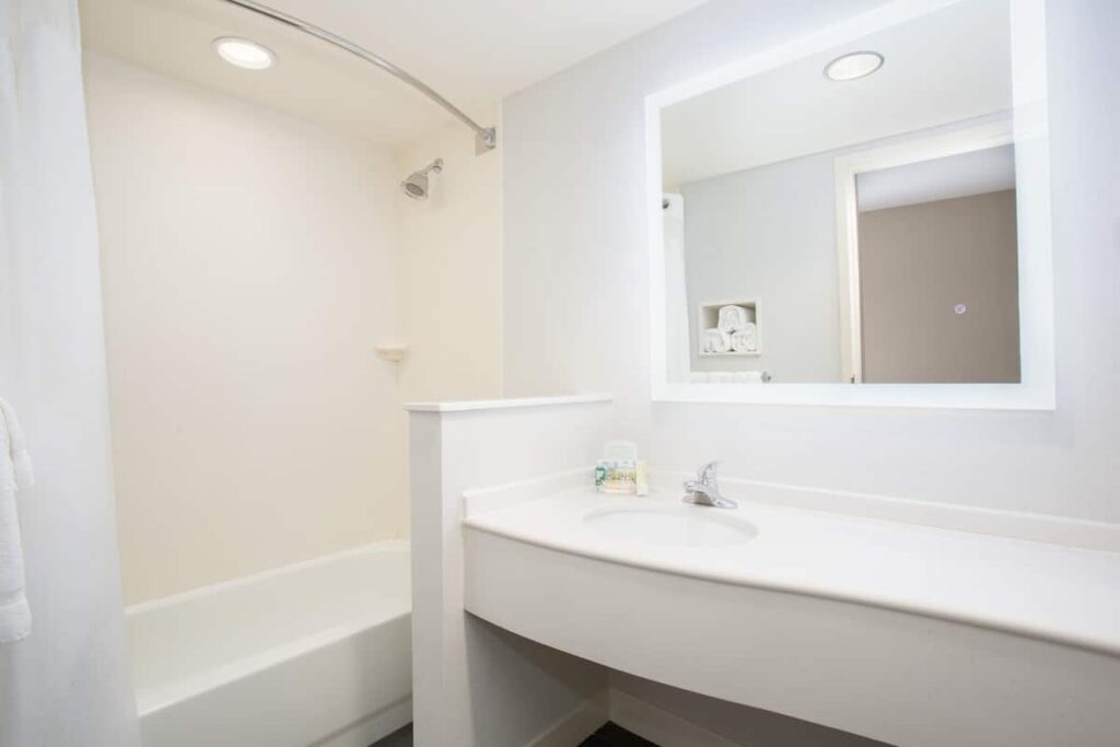 Holiday Inn Colorado Springs Airport by IHG - Image 4