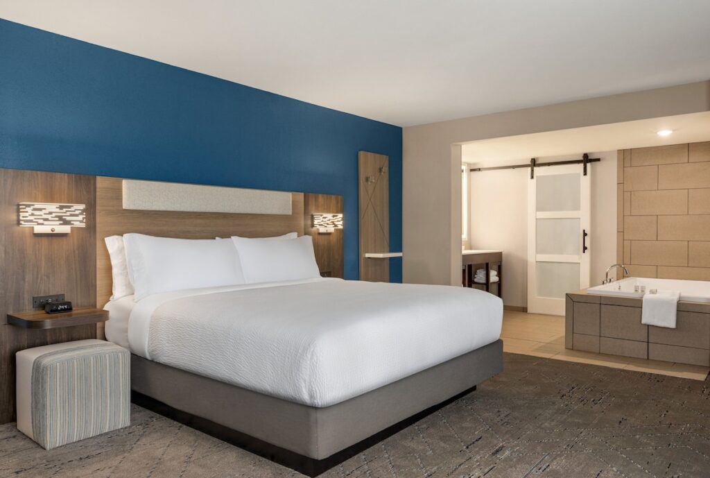 Holiday Inn Express Evansville Downtown by IHG - Image 2