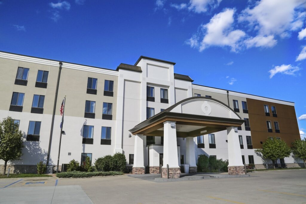 Holiday Inn Express Fargo-West Acres by IHG - Image 4