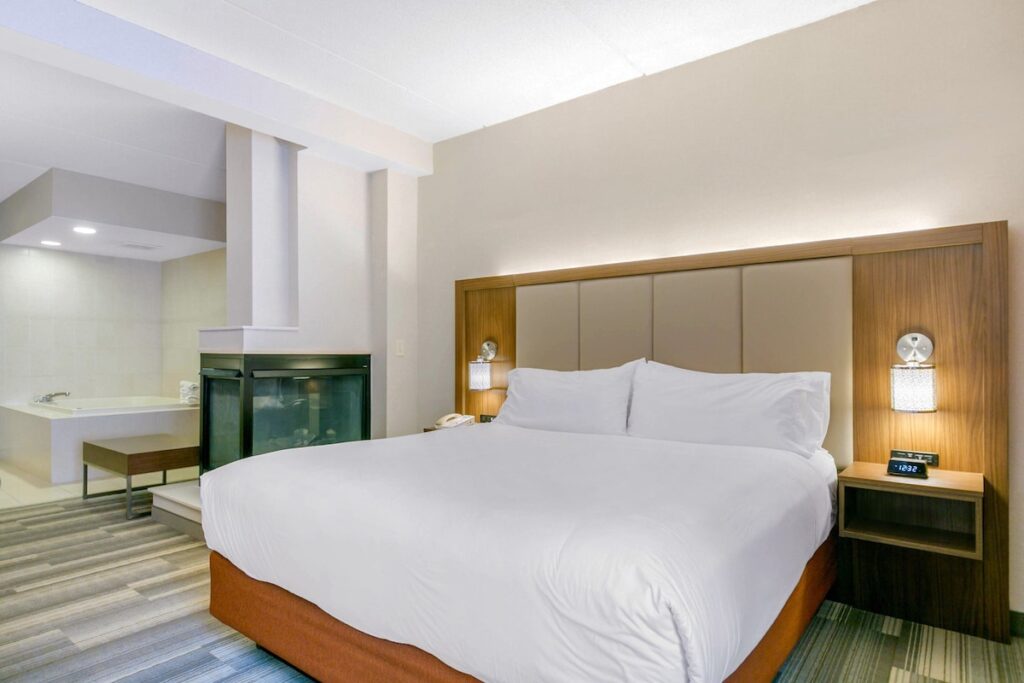 Holiday Inn Express Hotel & Stes Mt. Arlington Rockaway Area by IHG - Image 2