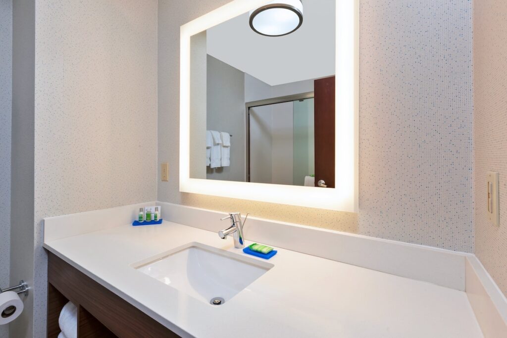 Holiday Inn Express Hotel & Suites Cleveland – Richfield by IHG - Image 4