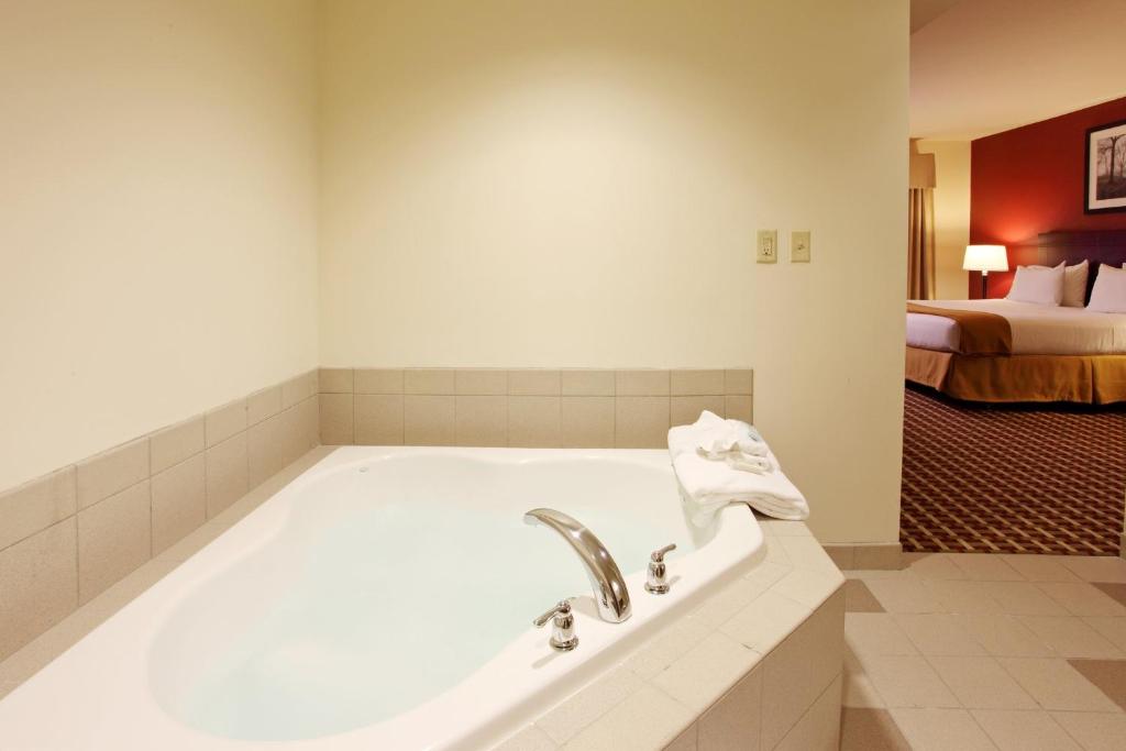 Holiday Inn Express Hotel & Suites Columbus Univ Area – Osu by IHG