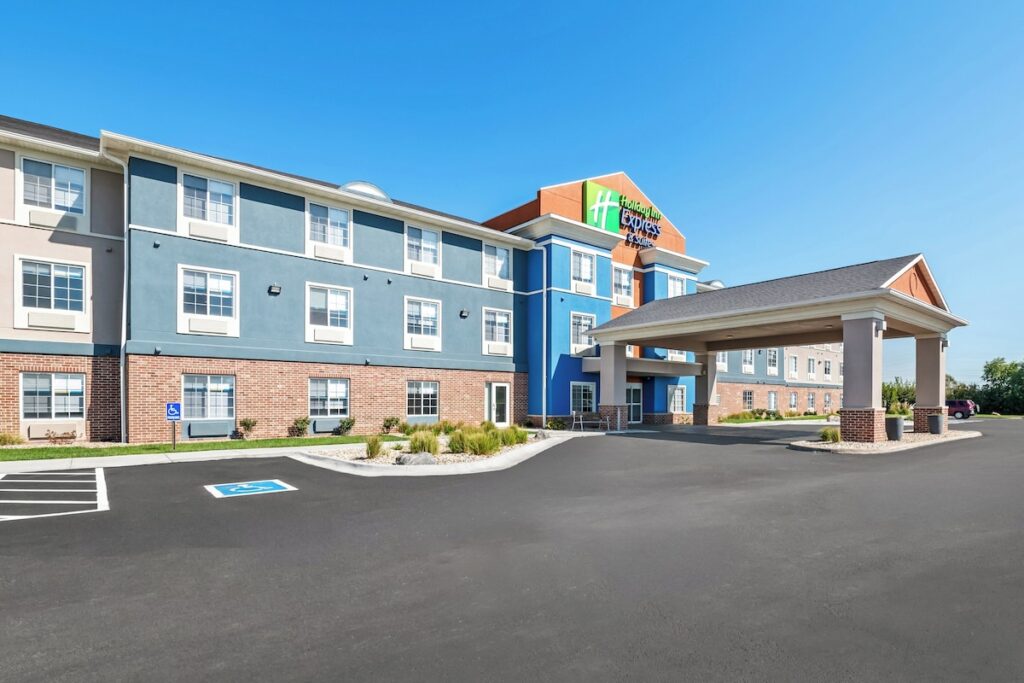 Holiday Inn Express Hotel & Suites Council Bluffs – Conv Ctr by IHG - Image 4