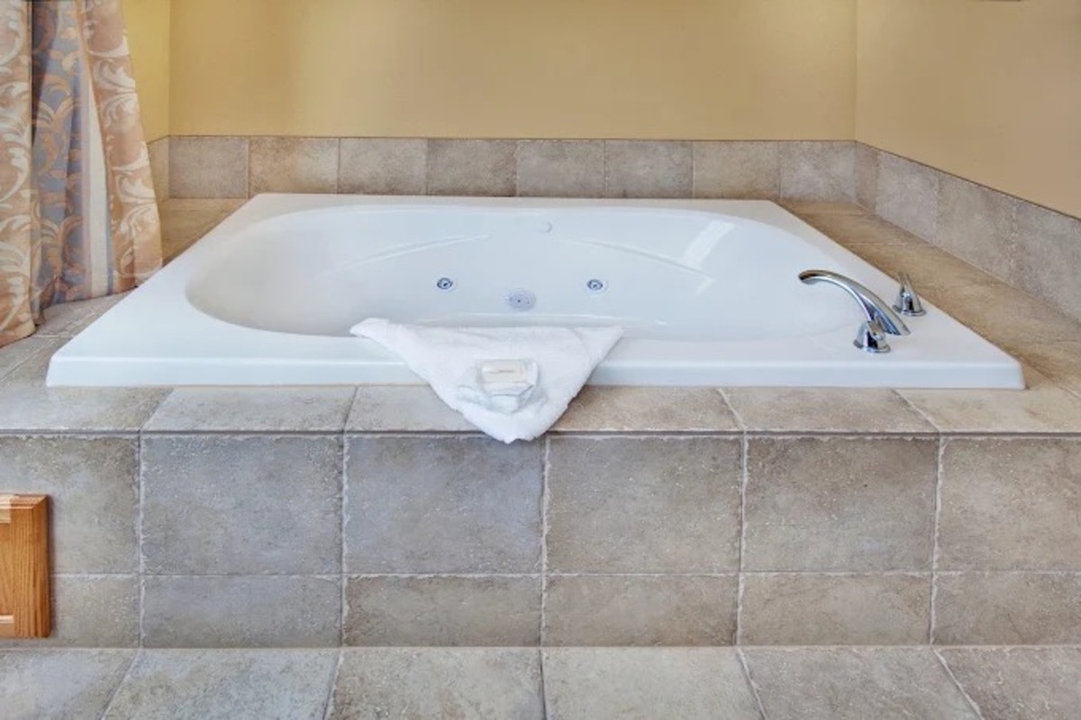 Holiday Inn Express Hotel Suites Council Bluffs Conv Ctr by IHG