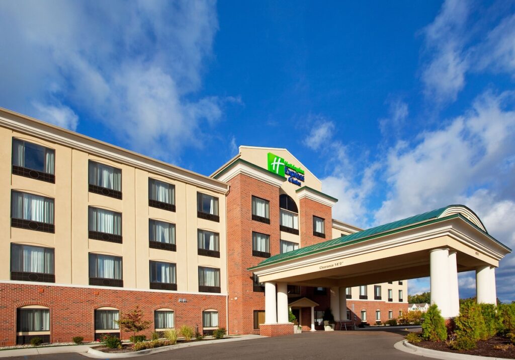 Holiday Inn Express Hotel & Suites Detroit – Utica by IHG - Image 5