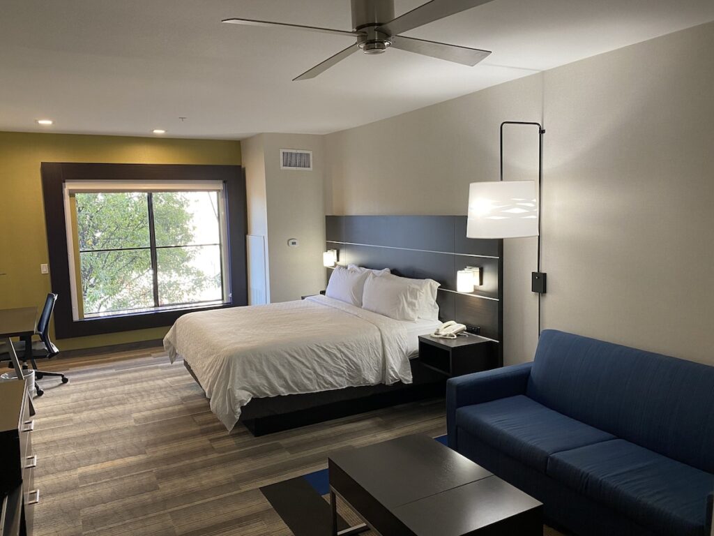 Holiday Inn Express Hotel & Suites El Dorado Hills by IHG - Image 3