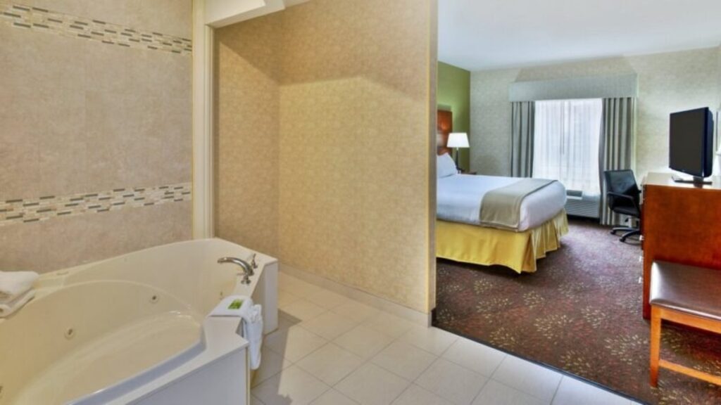 Holiday Inn Express Hotel & Suites Frankenmuth by IHG
