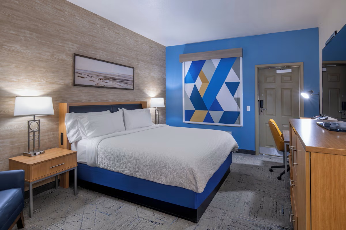 Holiday Inn Express Hotel Suites Henderson by IHG jetted tub
