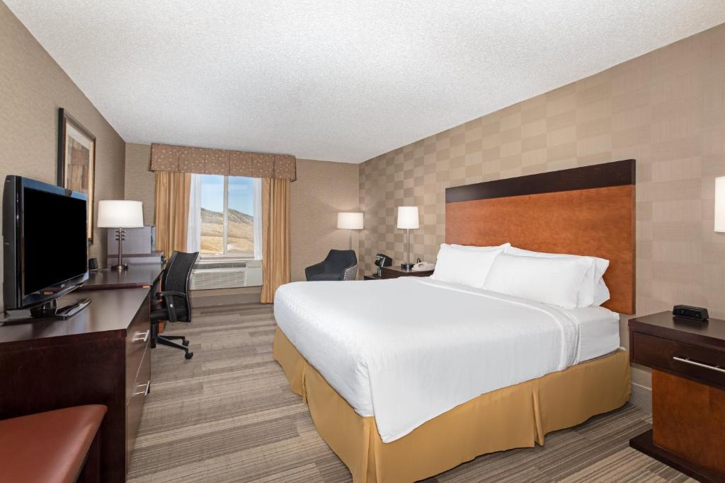 Holiday Inn Express Hotel & Suites Littleton by IHG - Image 1