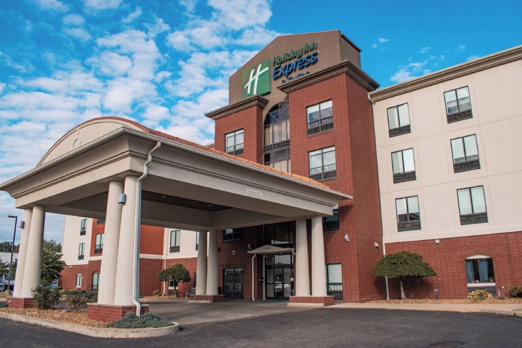 Holiday Inn Express Hotel & Suites New Philadelphia by IHG - Image 2