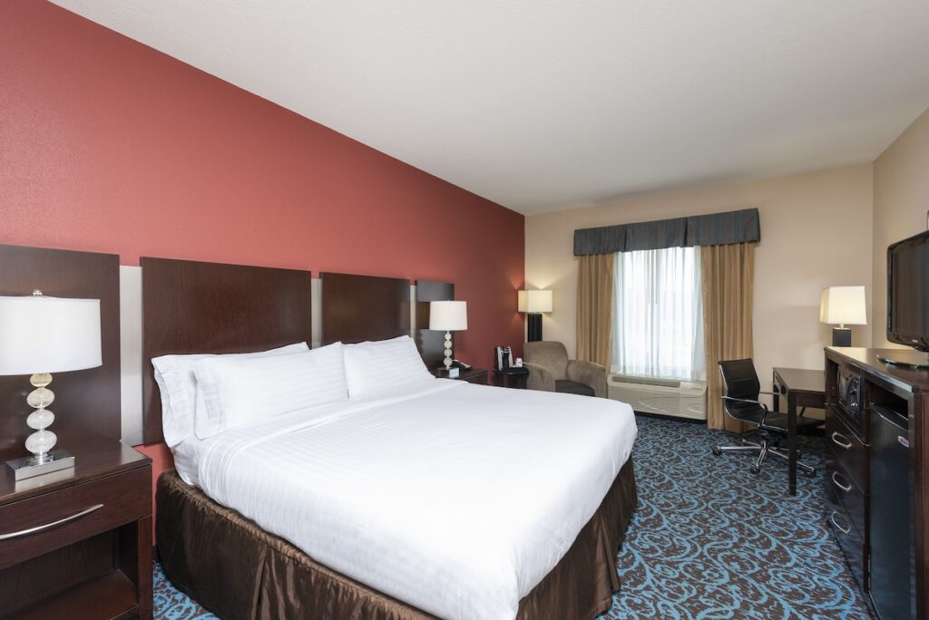 Holiday Inn Express Hotel & Suites New Philadelphia by IHG - Image 3