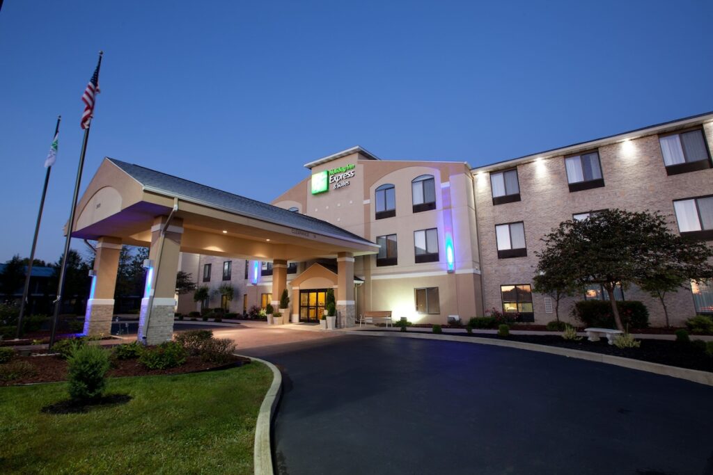 Holiday Inn Express Hotel & Suites Plymouth by IHG - Image 2