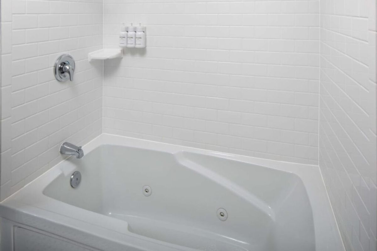 Holiday Inn Express Hotel Suites Seaside Convention Center by IHG featurd image