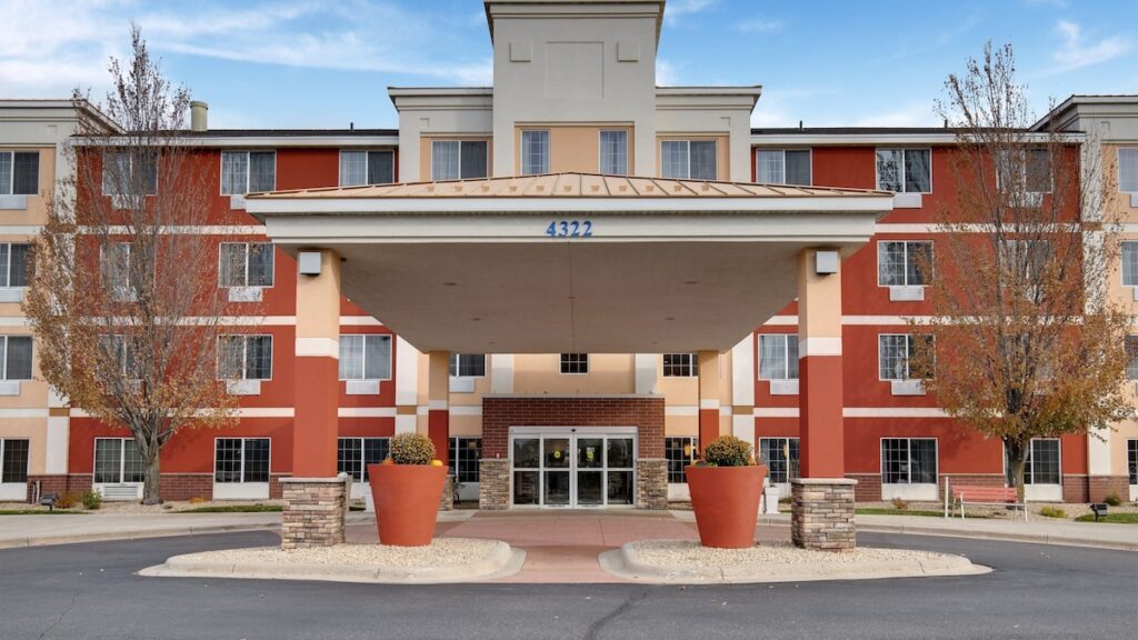 Holiday Inn Express Hotel & Suites St. Cloud by IHG - Image 2