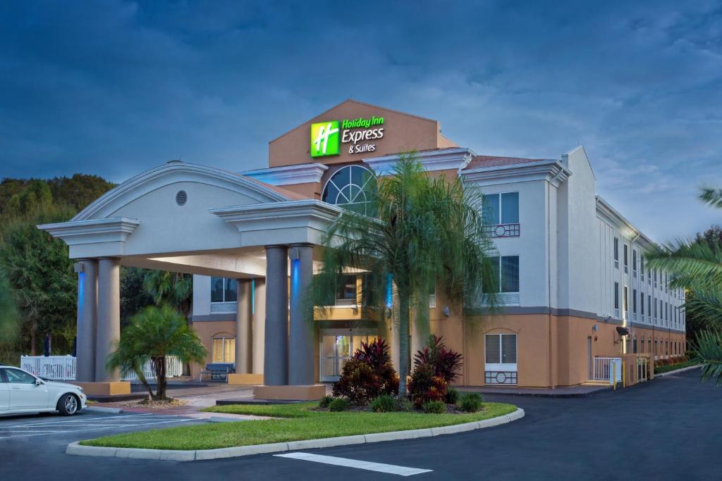 Holiday Inn Express Hotel & Suites Tavares – Leesburg by IHG - Image 2