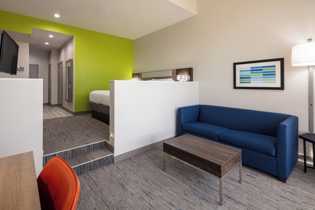 Holiday Inn Express Hotel & Suites Ventura by IHG - Image 4