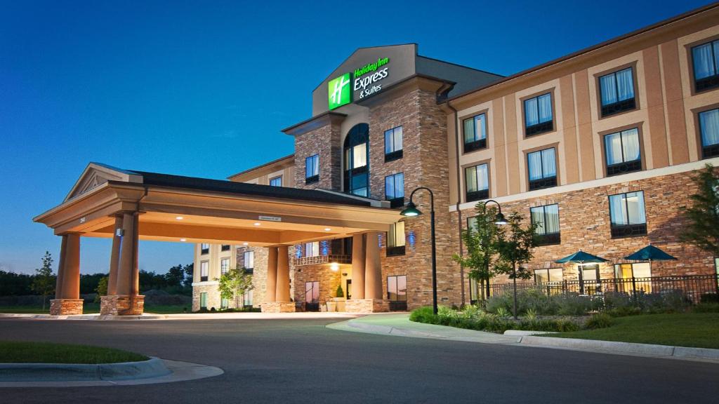 Holiday Inn Express Hotel & Suites Wichita Northeast by IHG - Image 2