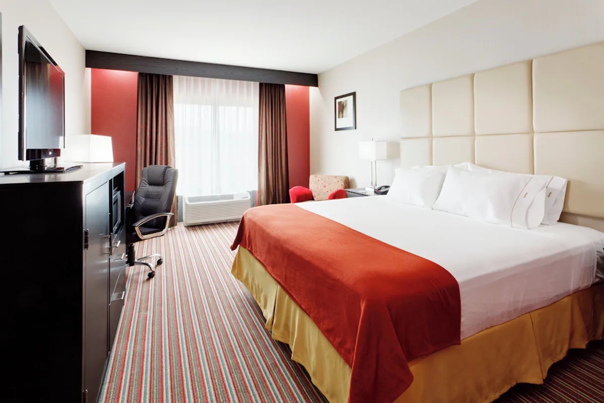 Holiday Inn Express Hotel Suites York NE Market by IHG jetted tub