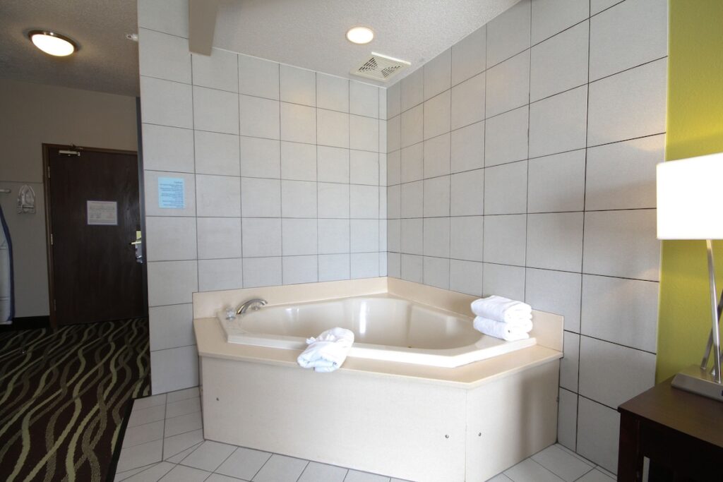 Holiday Inn Express Marshall by IHG - Image 2