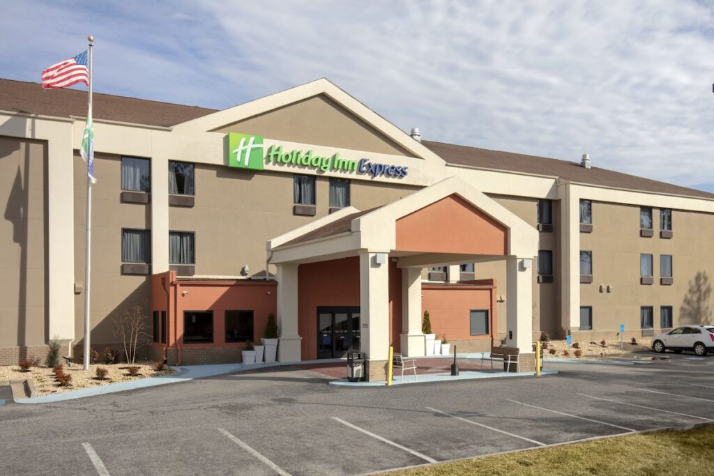 Holiday Inn Express Metropolis by IHG - Image 4