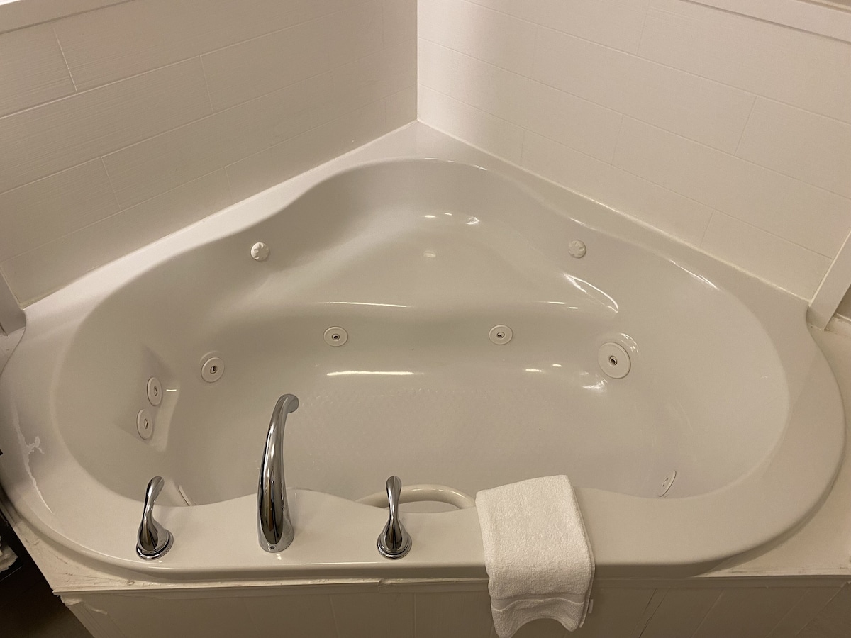 Holiday Inn Express Metropolis by IHG featured image