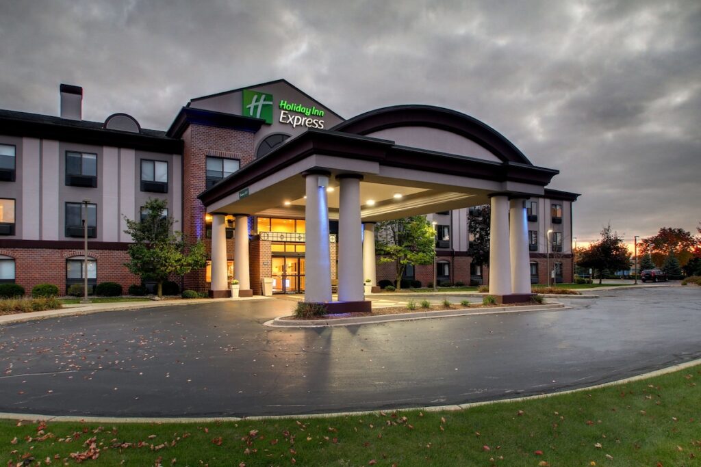 Holiday Inn Express Milwaukee North Brown Deer/Mequon by IHG - Image 2