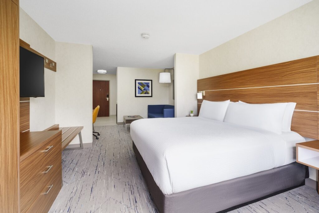 Holiday Inn Express Rochester NE- Irondequoit by IHG - Image 3