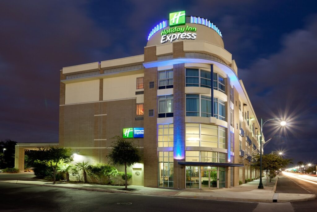 Holiday Inn Express San Antonio Rivercenter Area by IHG - Image 5