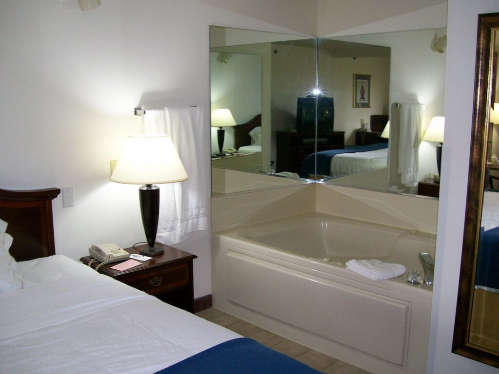 Holiday Inn Express & Suites Alliance by IHG