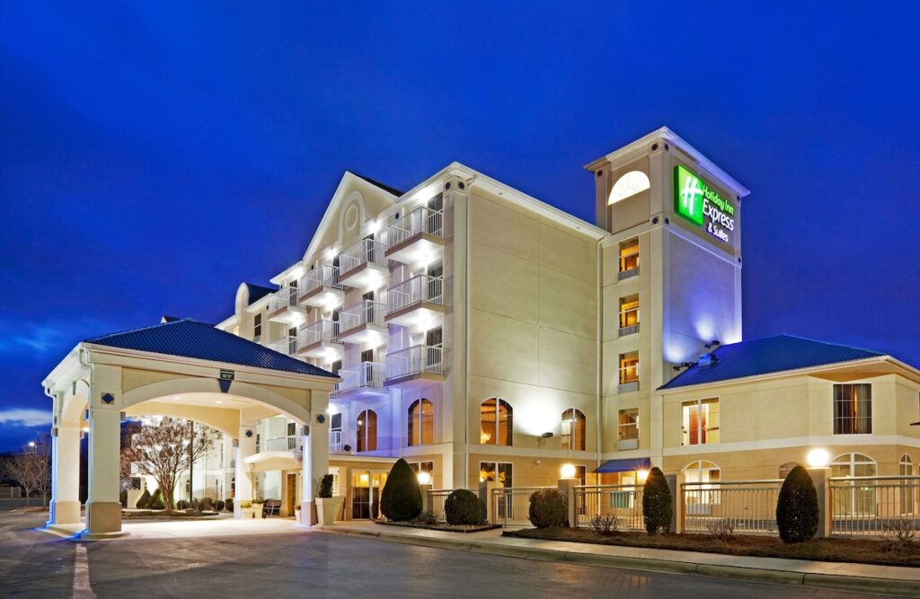 Holiday Inn Express & Suites Asheville SW – Outlet Ctr Area by IHG - Image 5