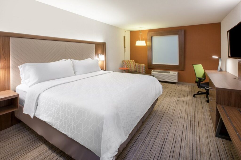 Holiday Inn Express & Suites Bardstown by IHG - Image 3