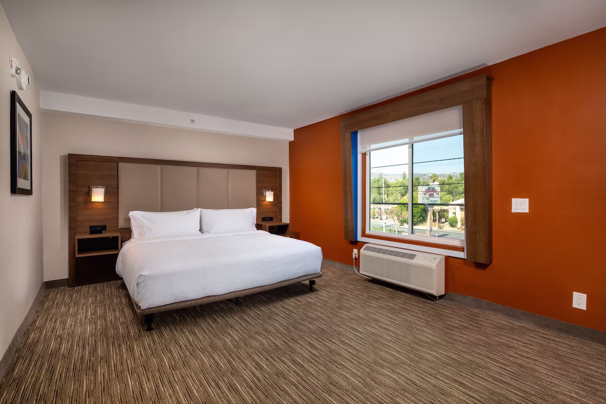Holiday Inn Express & Suites Chatsworth by IHG - Image 1