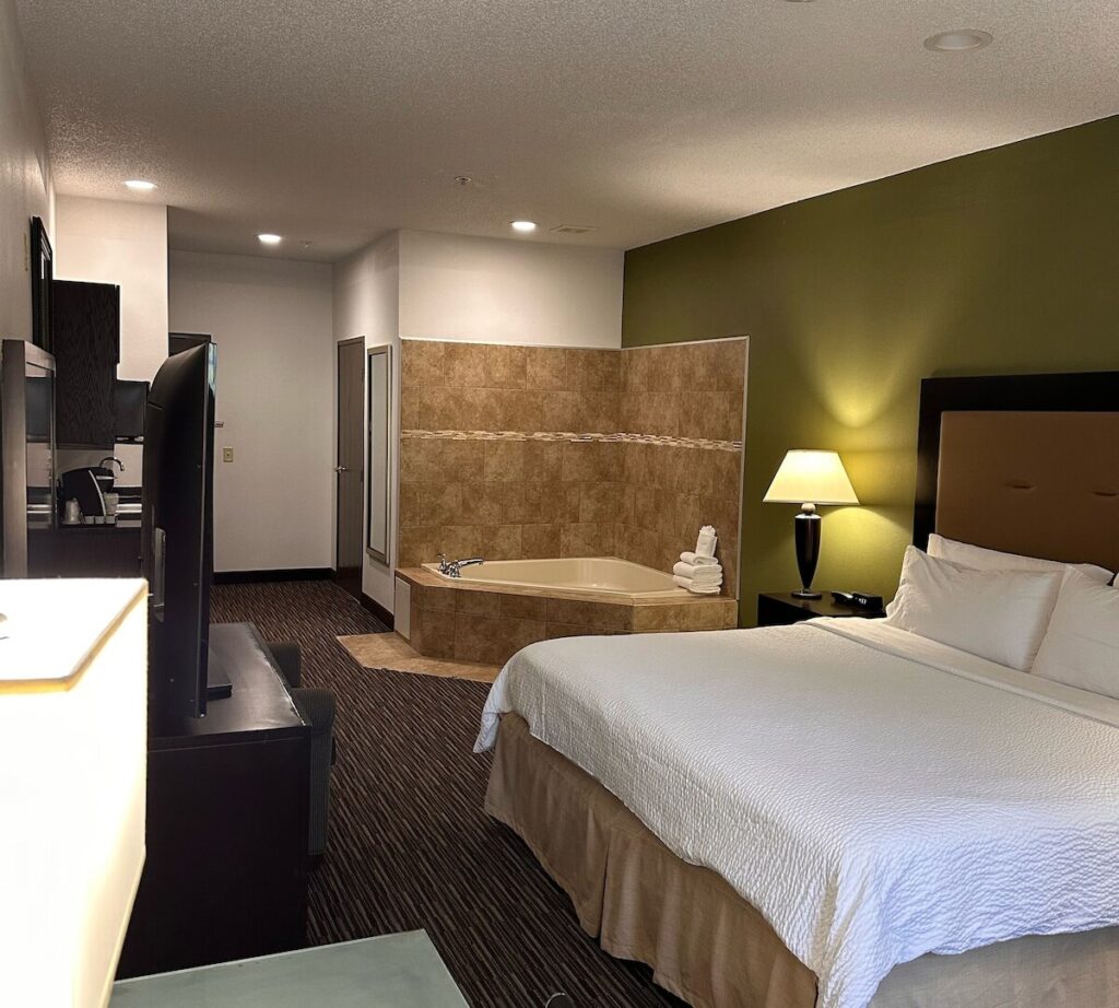 Holiday Inn Express & Suites Chicago-Deerfield/Lincolnshire by IHG - Image 2