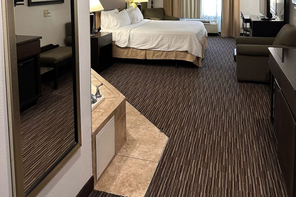 Holiday Inn Express & Suites Chicago-Deerfield/Lincolnshire by IHG - Image 4