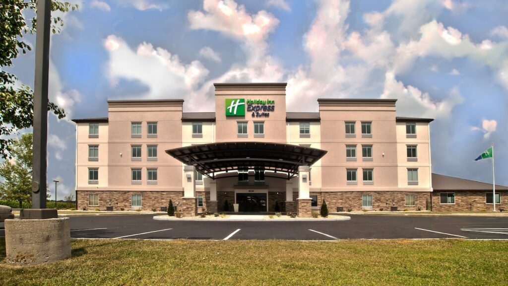 Holiday Inn Express & Suites Evansville North by IHG - Image 4