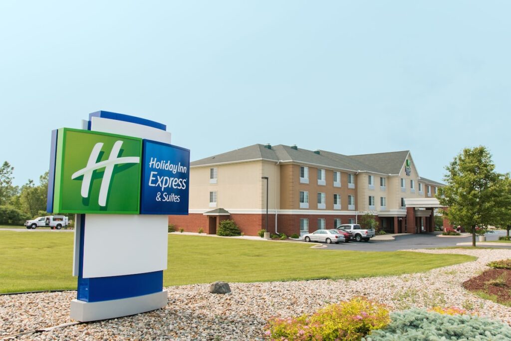 Holiday Inn Express & Suites Jackson by IHG - Image 4