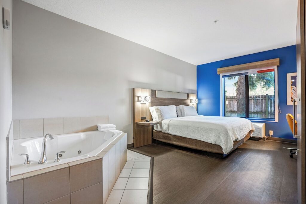 Holiday Inn Express & Suites Jacksonville – Atlantic Beach by IHG - Image 1