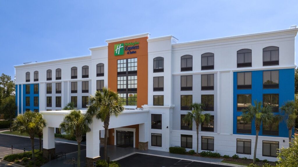 Holiday Inn Express & Suites Jacksonville SE- Med Ctr Area by IHG - Image 2