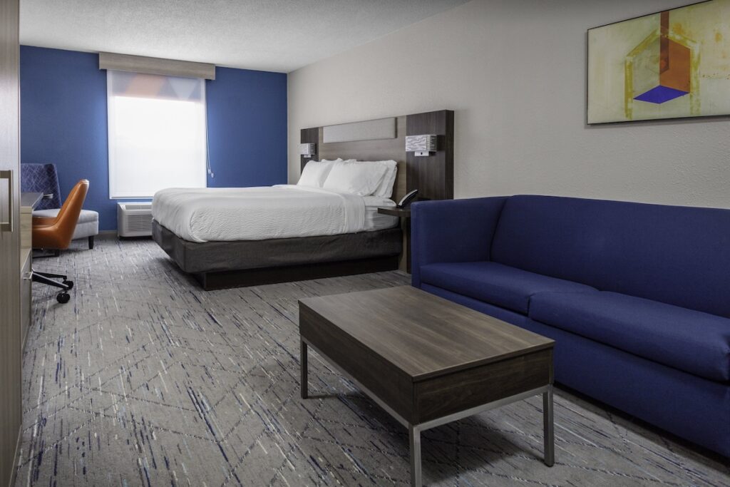 Holiday Inn Express & Suites Kimball by IHG - Image 3