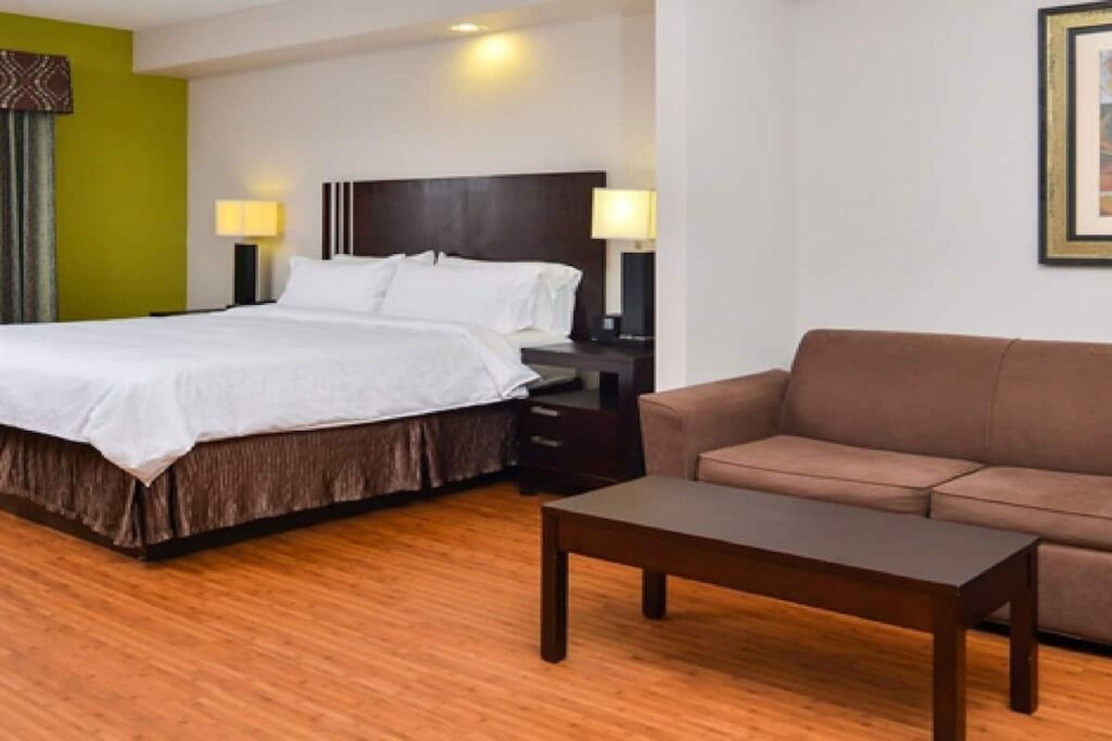 Holiday Inn Express & Suites Laplace by IHG - Image 3