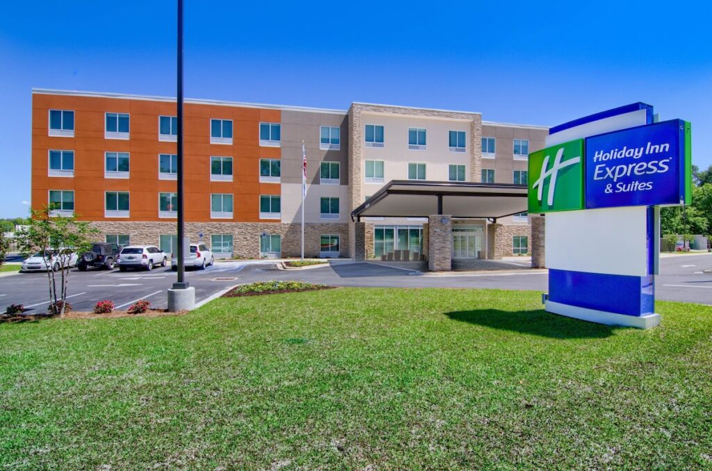 Holiday Inn Express & Suites Mobile – University Area by IHG - Image 2