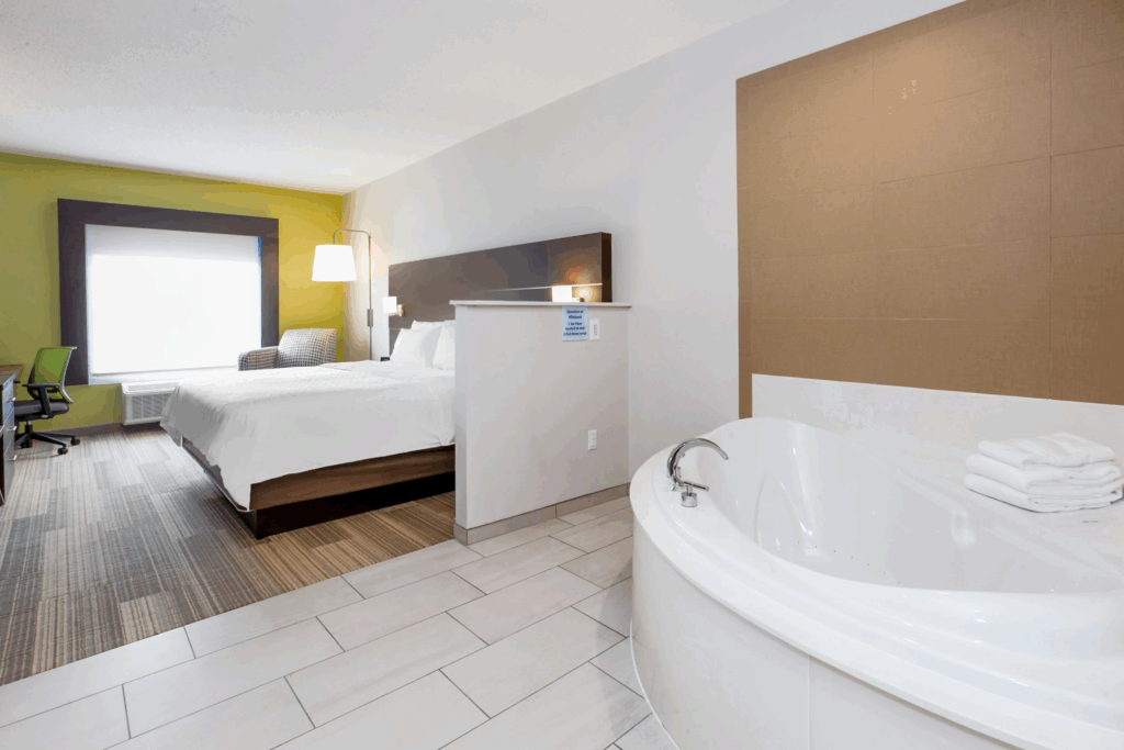 Holiday Inn Express & Suites Mobile – University Area by IHG - Image 1