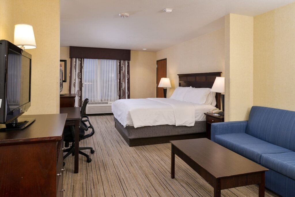 Holiday Inn Express & Suites Nampa – Idaho Center by IHG - Image 4