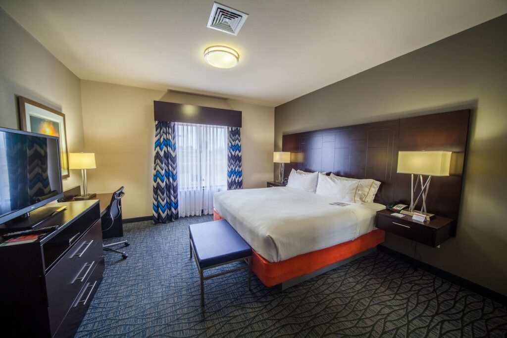 Holiday Inn Express & Suites Oklahoma City Southeast I-35 by IHG - Image 3