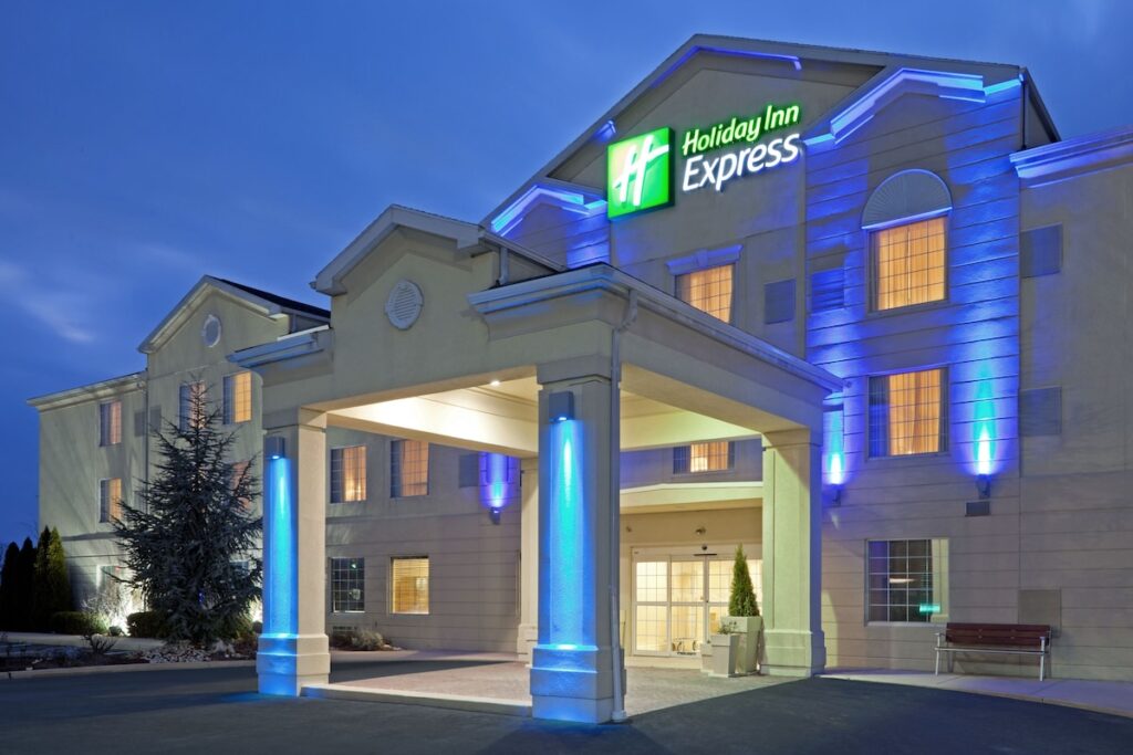 Holiday Inn Express & Suites Reading by IHG - Image 5